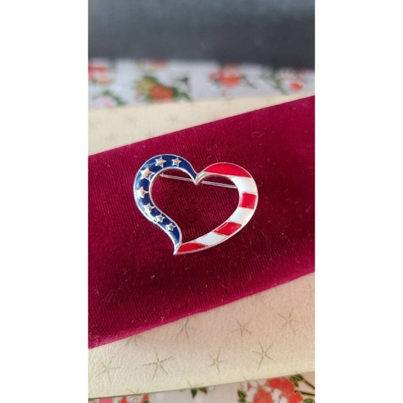 Vintage Avon American Flag Heart Brooch - Picture 5 of 10